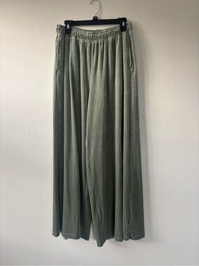Offline By Aerie Velour Rib Super Wide Leg Pants Size Large Green